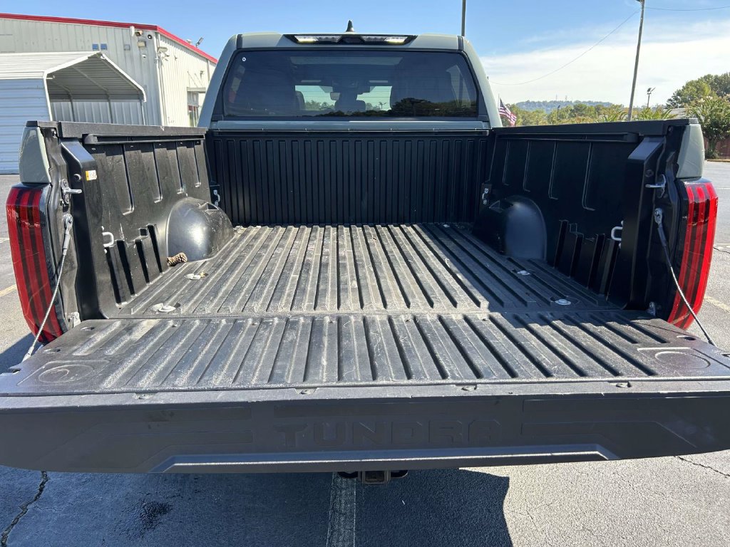 Used 2025 Toyota Tundra Limited AWD/4WD image 13