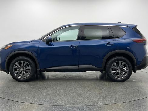 Used 2025 Nissan Rogue SV FWD image 5