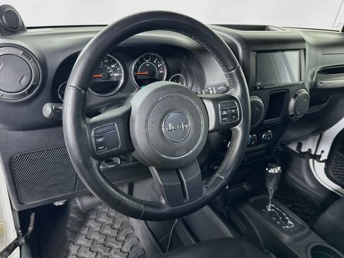 Used 2014 Jeep Wrangler Sport w/ Quick Order Package 24S AWD/4WD image 17