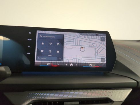 Used 2025 BMW M235i xDrive w/ Premium Package image 29