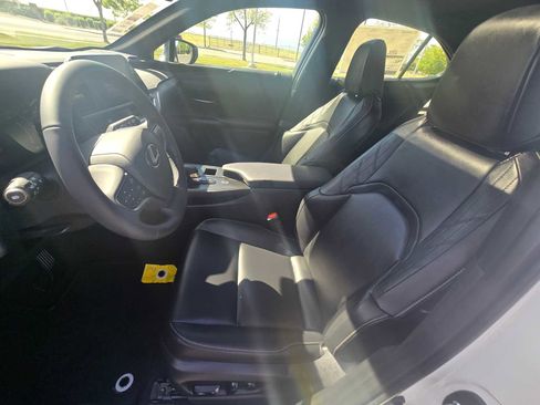 New 2026 Lexus UX 300h FWD image 23