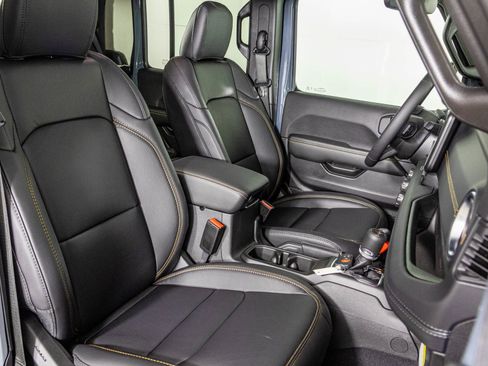 New 2026 Jeep Gladiator Sport S image 44