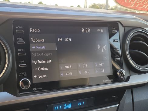 Used 2022 Toyota Tacoma SR5 image 22