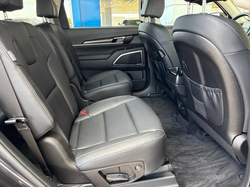 Used 2025 Kia Telluride S FWD image 20