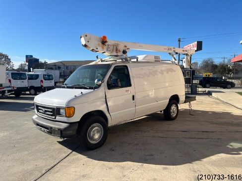 Used 2006 Ford E-350 and Econoline 350 Super Duty image 3