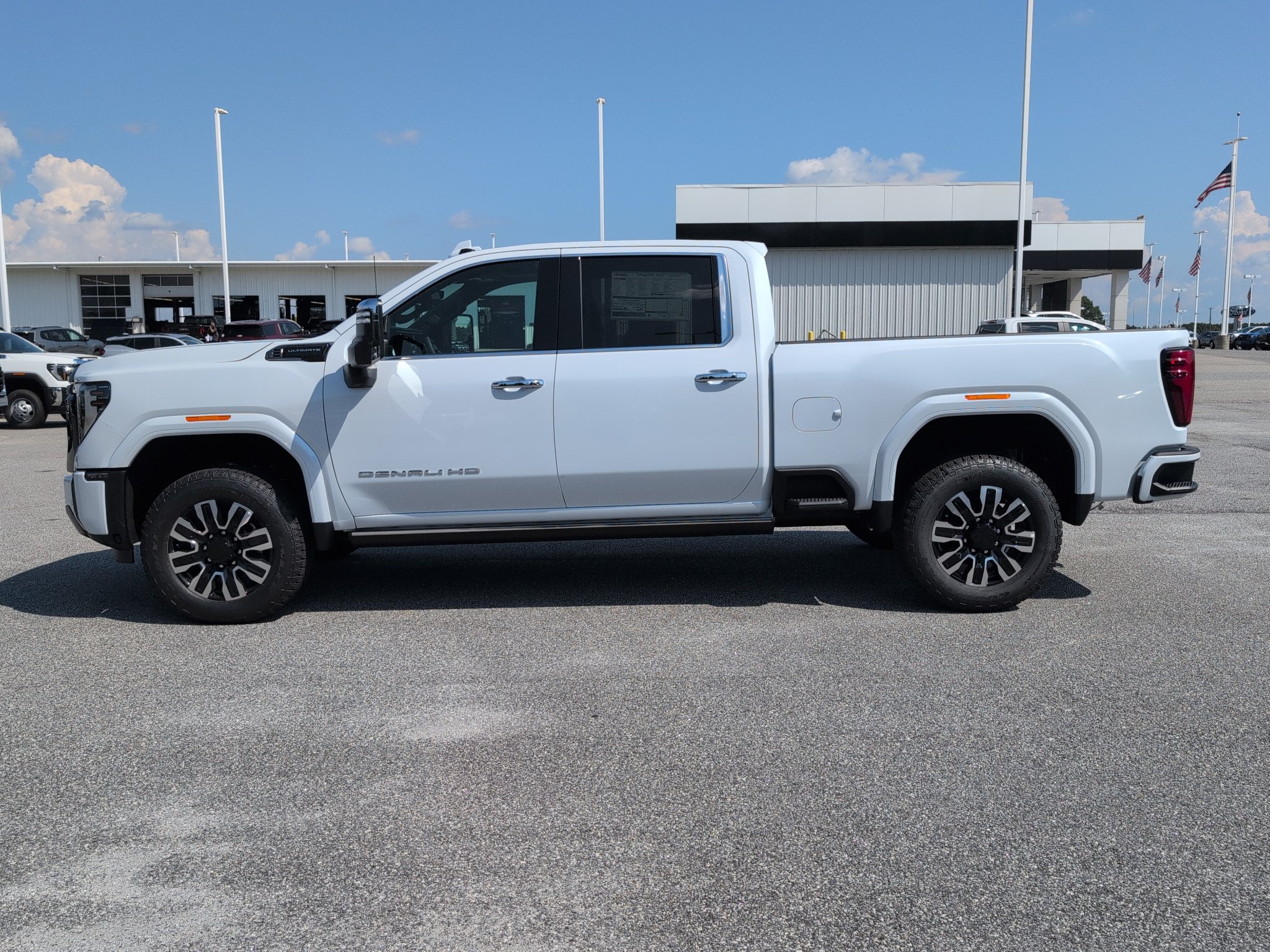 New 2026 GMC Sierra 3500 Denali Ultimate w/ LPO, Black Badging Package AWD/4WD image 6