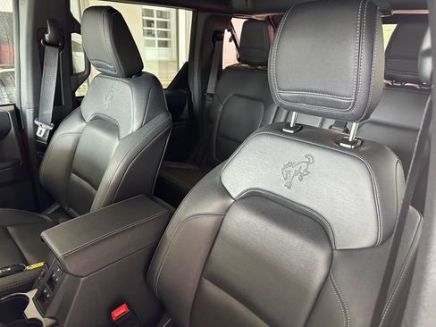 Used 2025 Ford Bronco Big Bend w/ Black Diamond Package AWD/4WD image 19