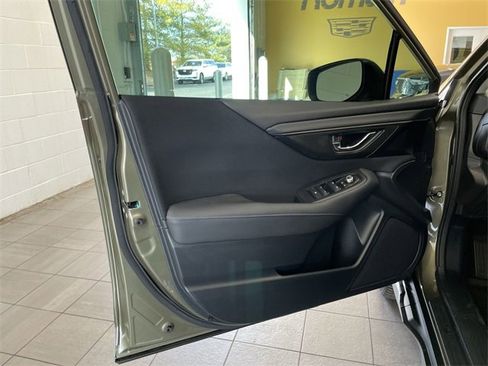 Used 2022 Subaru Outback Premium image 10