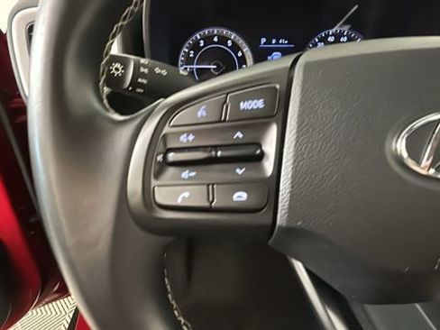 Used 2022 Hyundai Venue Limited w/ Cargo Package FWD image 16