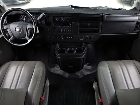 Used 2022 Chevrolet Express 2500 Extended RWD image 2