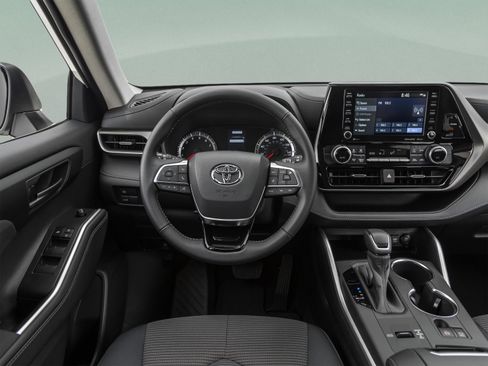 Used 2021 Toyota Highlander L FWD image 47