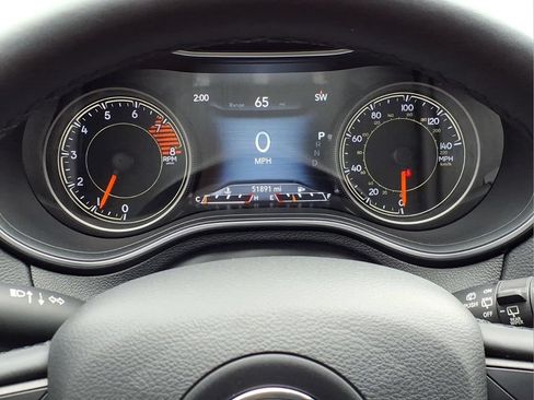 Used 2019 Jeep Cherokee Trailhawk w/ Cold Weather Group AWD/4WD image 4