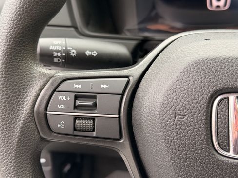 Used 2023 Honda Accord EX image 21
