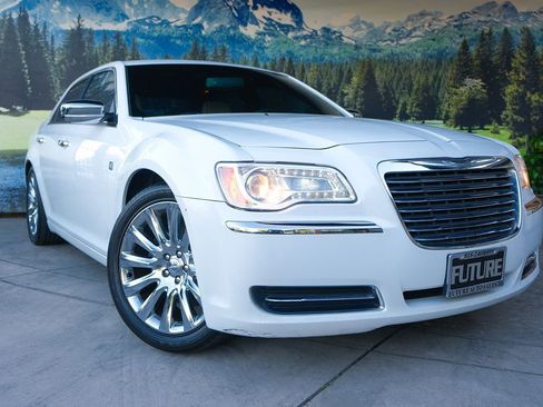 Used 2013 Chrysler 300 Motown image 3