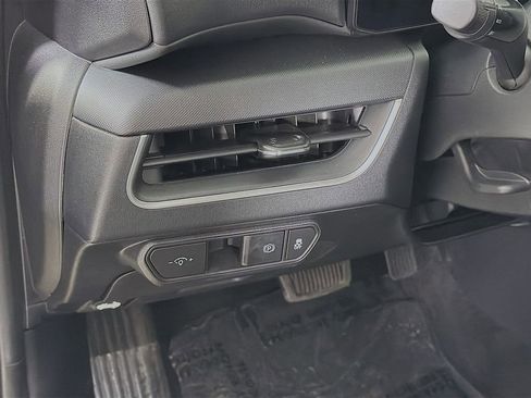 Used 2025 Kia K4 LX image 12