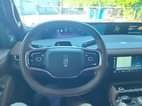 New 2026 Lincoln Navigator Reserve AWD/4WD image 38