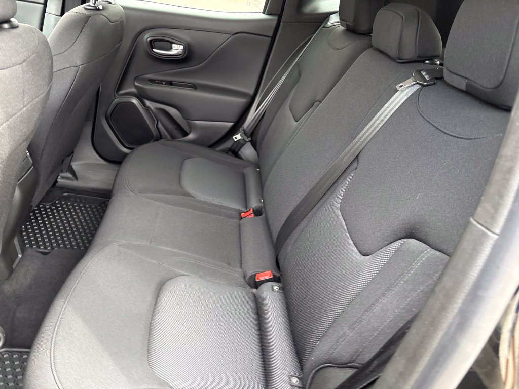 Used 2023 Jeep Renegade Latitude AWD/4WD image 10