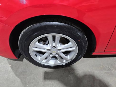 Used 2018 Chevrolet Cruze LT w/ Convenience Package image 22