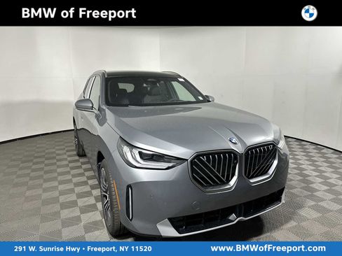 Used 2025 BMW X3 xDrive30i w/ Premium Package image 1