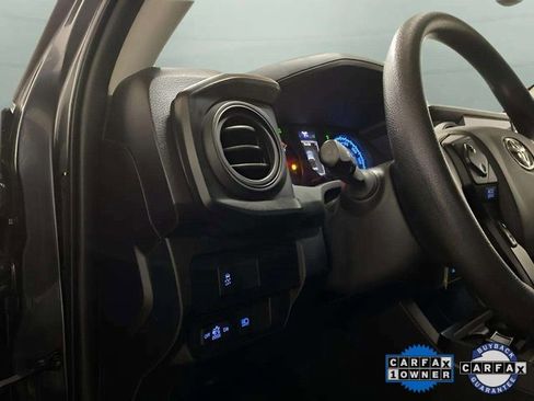 Used 2022 Toyota Tacoma SR image 14