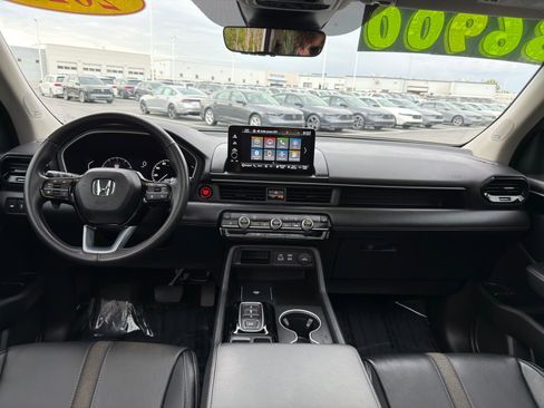 Used 2023 Honda Pilot Touring image 29