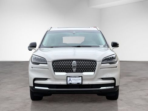 Used 2023 Lincoln Aviator 2WD w/ Premium Package image 9
