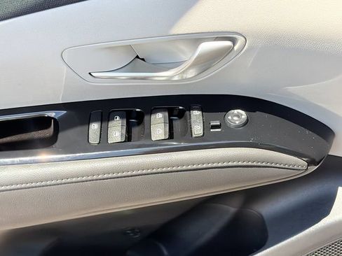 Certified 2024 Hyundai Tucson Limited FWD image 18