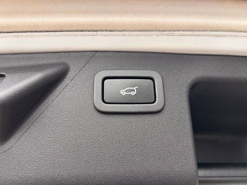 Used 2018 Land Rover Discovery Sport HSE image 52