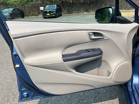 Used 2010 Honda Insight LX image 16