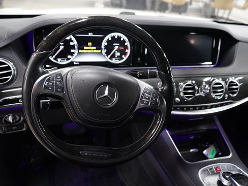 Used 2017 Mercedes-Benz S 550 Sedan w/ Premium Package image 27