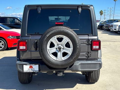 Used 2022 Jeep Wrangler Unlimited Sport image 5