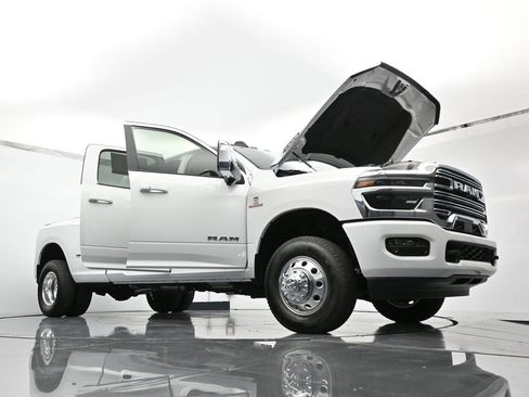 New 2026 RAM 3500 Laramie w/ Max Tow Package image 54