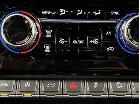 Used 2023 GMC Sierra 1500 Denali w/ Denali Reserve Package image 34