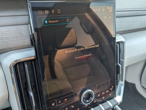 Used 2024 GMC Acadia Denali w/ Super Cruise Package image 30