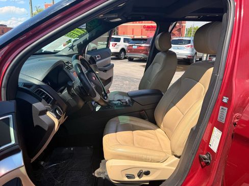 Used 2016 Ford Explorer XLT w/ Equipment Group 202A AWD/4WD image 10