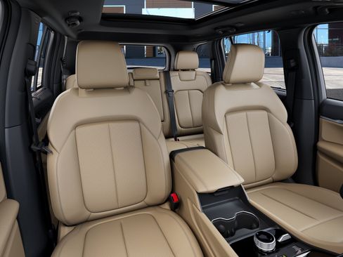 New 2026 Jeep Grand Cherokee Limited w/ Luxury Tech Group II AWD/4WD image 16