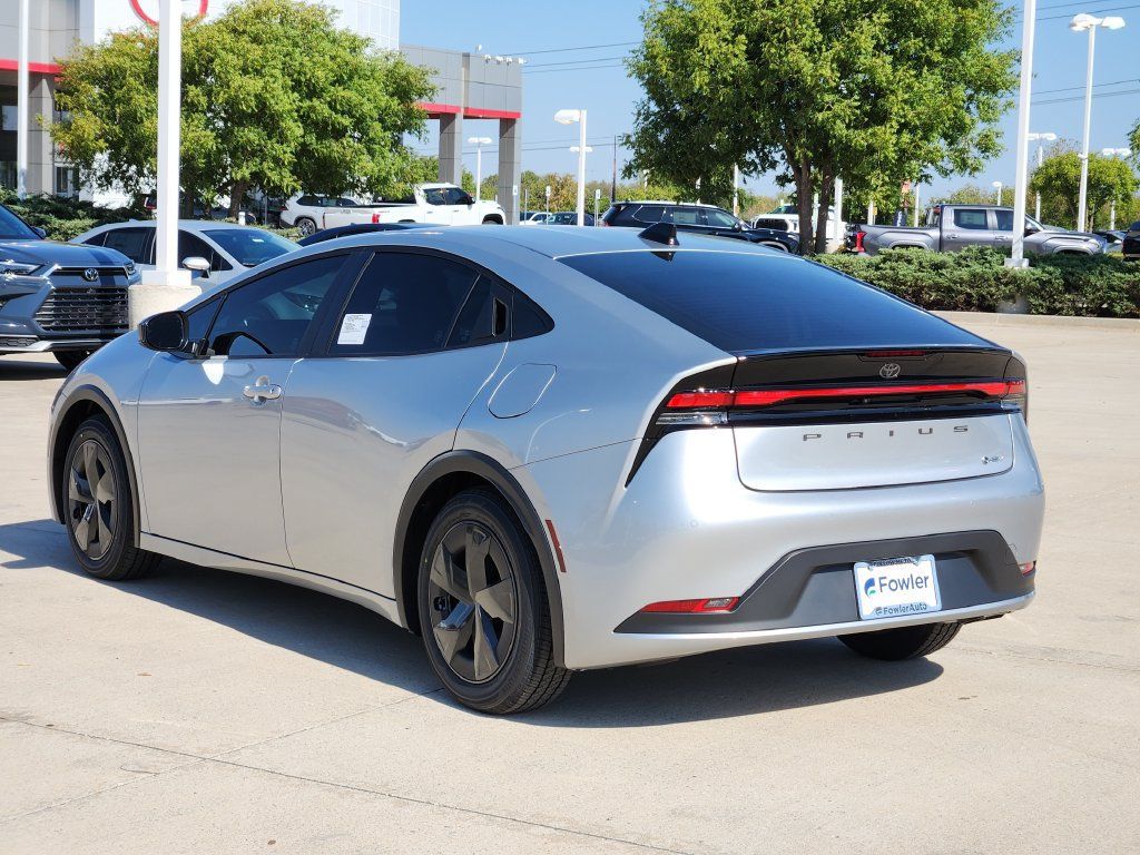 New 2027 Toyota Prius FWD image 7