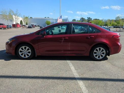 Used 2025 Toyota Corolla LE image 6