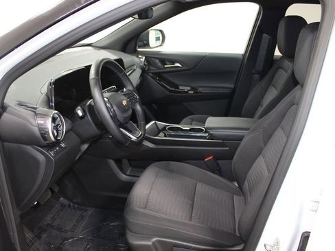 Used 2025 Chevrolet Equinox LT FWD image 21