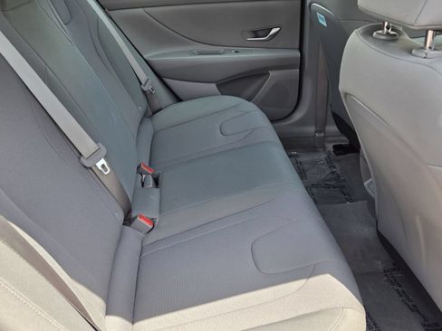 Certified 2025 Hyundai Elantra SE FWD image 15