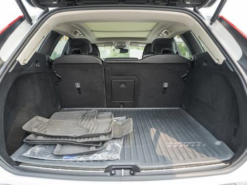 Certified 2024 Volvo XC60 B5 Plus w/ Protection Package Premier AWD/4WD image 10