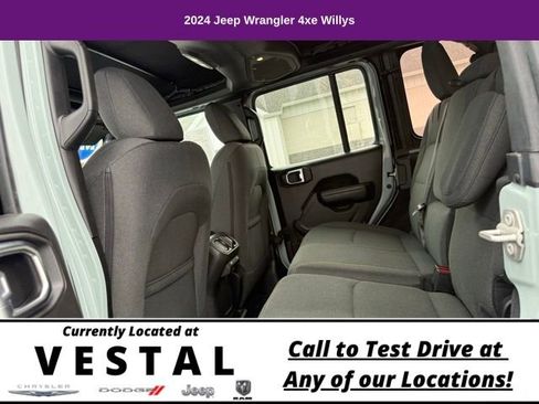 Used 2024 Jeep Wrangler Unlimited AWD/4WD image 15