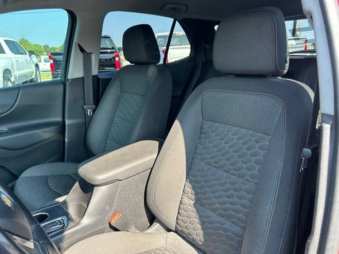 Used 2018 Chevrolet Equinox LT FWD image 16