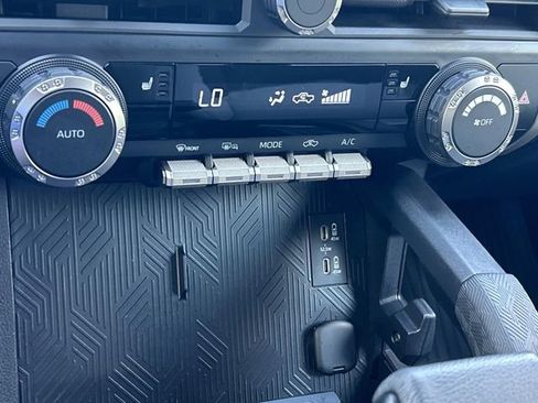 Used 2024 Toyota Tacoma TRD Off-Road image 33