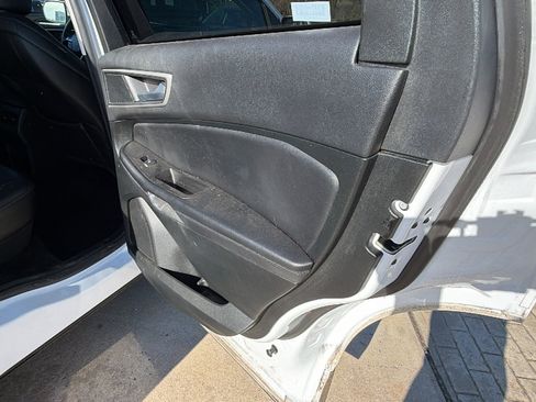 Used 2023 Ford Edge SEL image 21