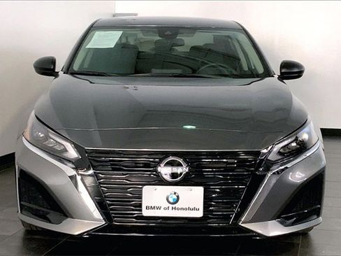 Used 2025 Nissan Altima 2.5 SV image 3