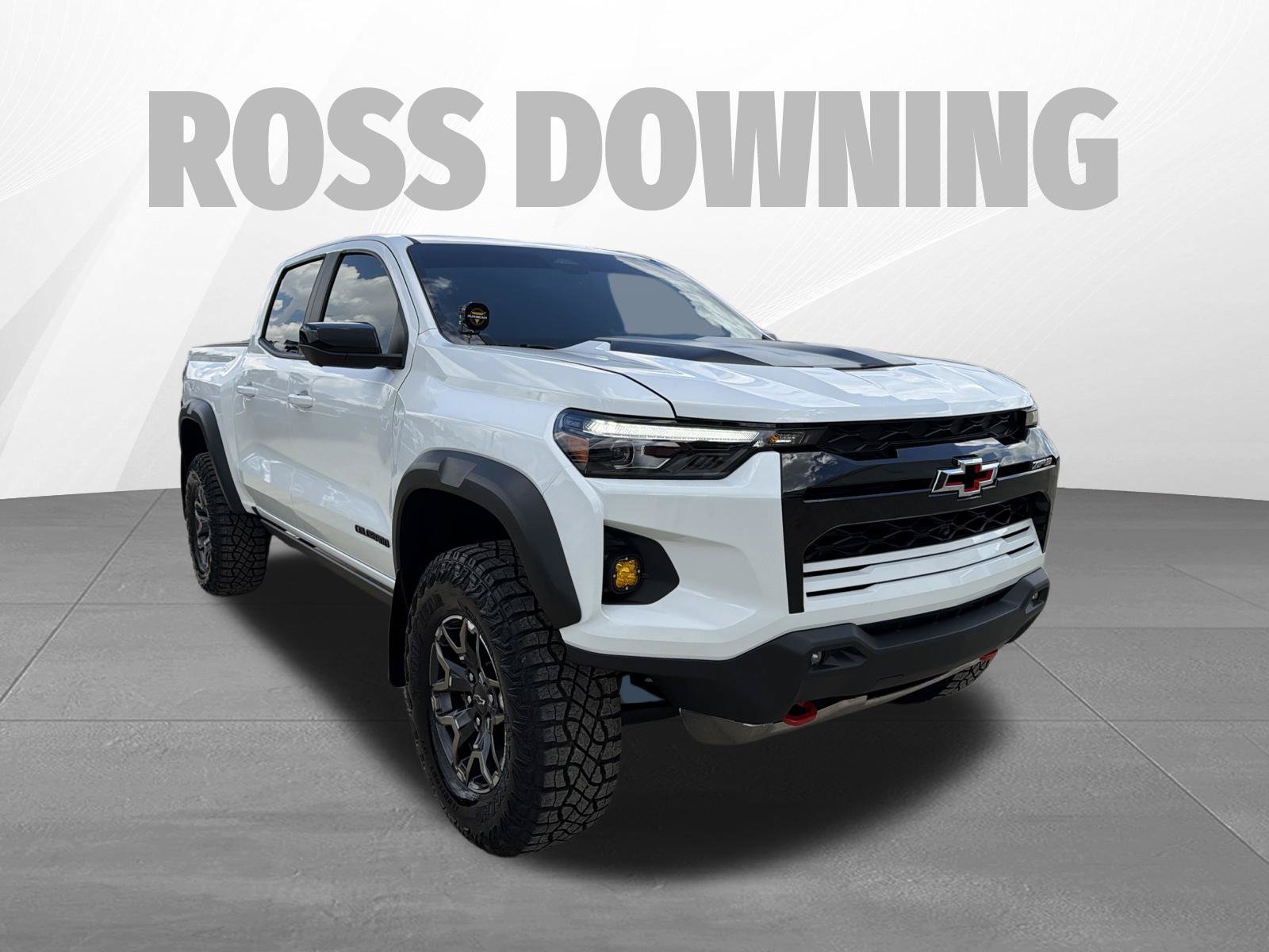 Used 2026 Chevrolet Colorado ZR2 w/ Technology Package AWD/4WD image 3
