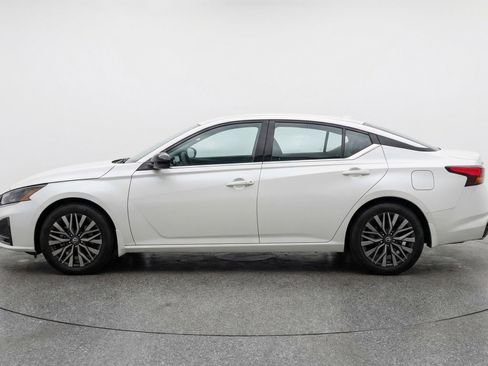Used 2025 Nissan Altima 2.5 SV image 5