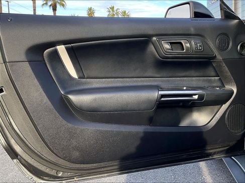 Used 2020 Ford Mustang Shelby GT500 w/ Technology Package image 25