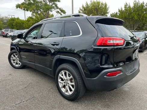 Used 2017 Jeep Cherokee Latitude image 3
